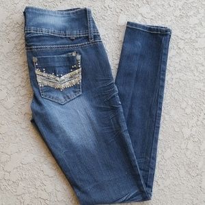 💥SOLD💥Almost famous skinny jeans
